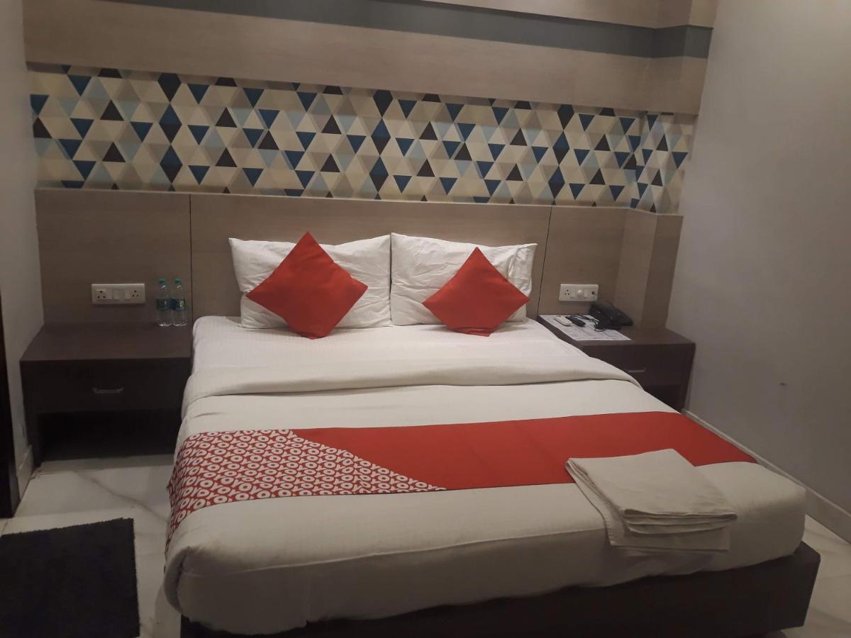 Hotel Megha Inn ลัคเนา ภายนอก รูปภาพ